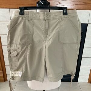 NWT St John’s Bay Mid-Rise Bermuda Shorts, Women’s Sz 12P